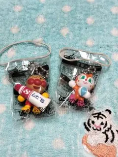 ムヒ　アンパンマン、ドキンちゃんキーホルダー　フィギュア 2体セット　非売品
