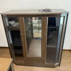 【直接引取り限定】木製キャビネット ライト付き