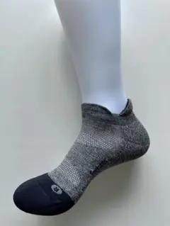 未使用品 feetures フィーチャーズ ランニング ソックス　2点