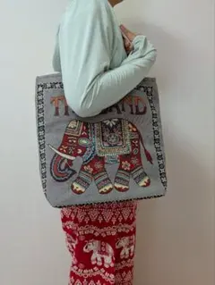 タイ直送✳️象の刺繍トートバッグ ✳️