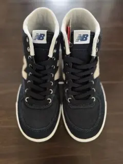 New Balance レディスハイカットスニーカー ネイビー 23.0cm