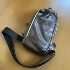 nano ブラウン ボディバッグ