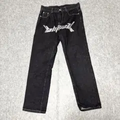 ブラックロゴプリントストレートジーンズ