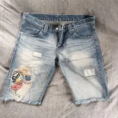 TMT　ワッペン付き ダメージ加工ショートパンツ