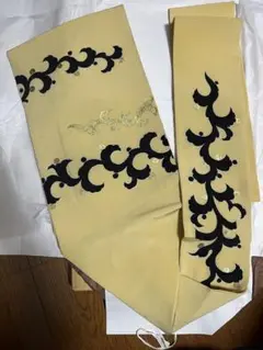 黄色　黒模様 金刺繍 帯