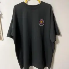オーバーサイズ黒Tシャツ 花とスマイリーフェイス刺繍 大きいサイズ 3L