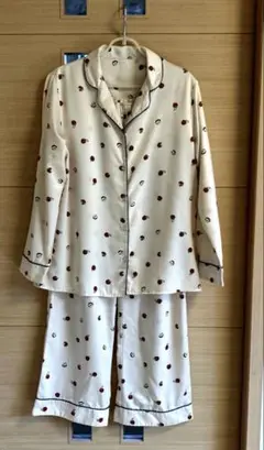 【⭕️美品】GU りんご柄サテンパジャマ L