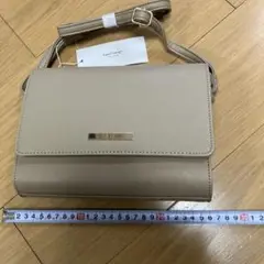 新品‼️ベージュ ショルダーバッグ 合成皮革