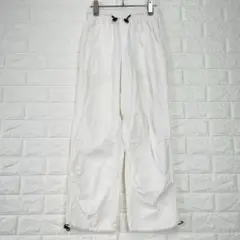 ☆【ビーアンドエム】M 白　カーゴパンツ ワイド カジュアル 春夏