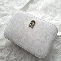 【FURLA】プリムラ　レザー クロスボディ ショルダーバッグ カメラバッグ