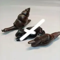 【訳あり】木彫り　カタツムリ　カモ　ハンドメイド　インテリア　置物2点セット