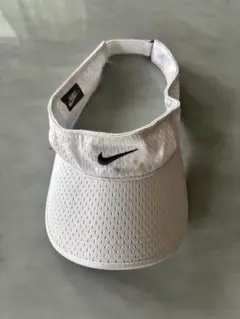 Nike メッシュ サンバイザー ホワイト