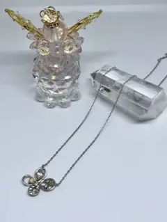 【最終価格】新品未使用 K10ペリドット、ホワイトトパーズお花ペンダント