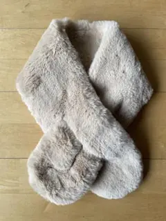美品　フェイクファーマフラー