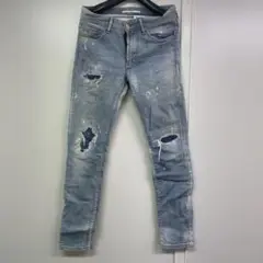 e-ジーンズ　ストレッチ効いています。履きやすいです。