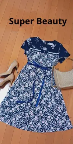 美品 スーパービューティー ワンピース サイズ42 ネイビー 花柄