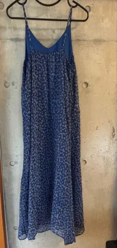青花柄ノースリーブロングワンピース　フリーサイズ