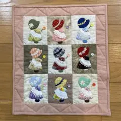 9人のスーちゃん　パッチワークタペストリー