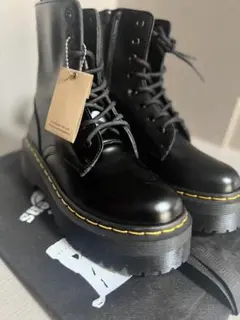 Dr.Martens 厚底ブラックレースアップブーツ