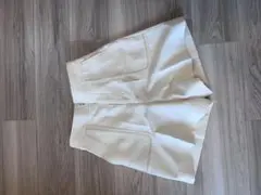 セルフォード　アイボリー ショートパンツ ポケット付き