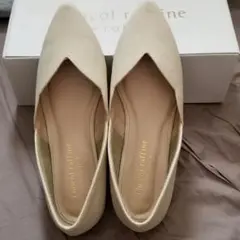 Chocol raffine robe ベージュ Vカット フラットシューズ M