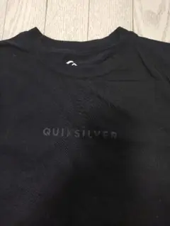 QUIKSILVER ブラック ラッシュガード　150