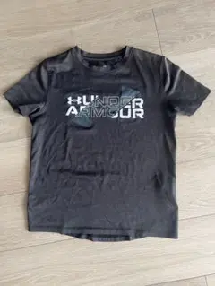 Under Armour 黒 半袖Tシャツ 140サイズ