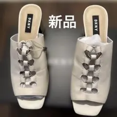 新品DKNY ベージュ レザーレースアップ サンダル7