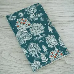 【新書】ゴムバンド栞付ブックカバー★北欧の森 リンゴの木★リス 小鳥