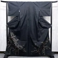 【逸品】 刺繍の大島紬の付け下げ 着物