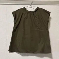 美品　テチチ　オリーブグリーン 半袖バックリボンシャツ フリーサイズ
