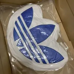 【非売品】アディダス特製クッション　オリジナルスロゴ adidas 特製クッションオリジナルスロゴ