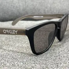 横浜即発！OAKLEYオークリーfrogskinsフロッグスキンOO9245E5