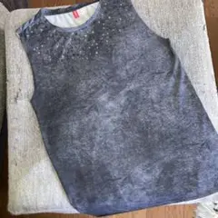 《H&M》タンクトップ