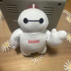 ディズニー　ベイマックス　ぬいぐるみチャーム　赤