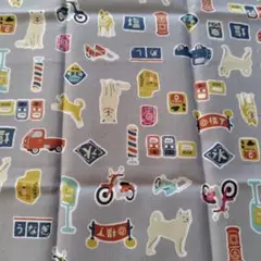 犬とバイクなど昭和レトロな綿生地はぎれ　秋田犬　柴犬　グレー　和風ハギレ