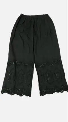 新品未使用 黒の綿素材バンツ 裾レース ウエストゴム 軽い 涼しい