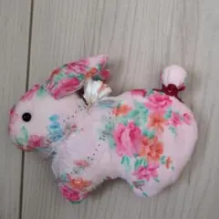 ハンドメイド　花柄うさぎさんメジャー