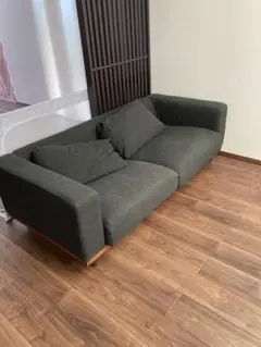 ダークグレー モダンデザイン ソファ