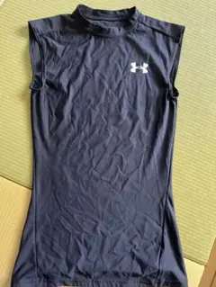 アンダーアーマー　ノースリーブインナー　SMサイズ　UA