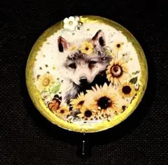ハンドメイドピルケース(向日葵と狼)