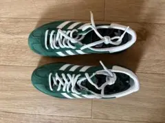 adidas SPECIAL グリーンスニーカー