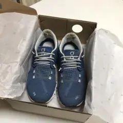 on クラウド ランニングシューズ 24cm