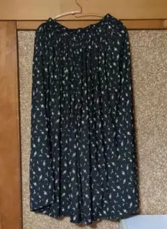 黒地に白い花柄 ワイドパンツ　grove