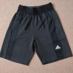 アディダス　ハーフパンツ　メンズM ブラック　アディダス　バスケパンツ