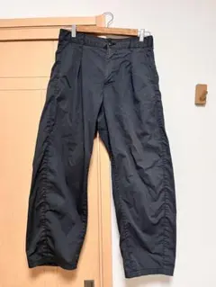 【GU】カーブタックアンクルパンツ