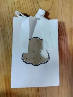ホワイトドットギフトバッグ
