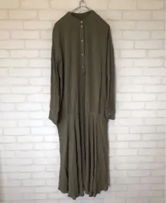 とろみロングワンピース ノーカラー　裾フレア