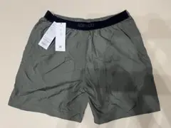 (新品未使用タグ付き)speedo メンズ　水着 Mサイズ　スモークカーキ