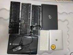 4つのキーボードとノートパソコンセット